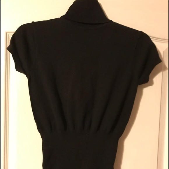 Black shorty sleeve turtleneck sweater size small - Picture 4 of 4